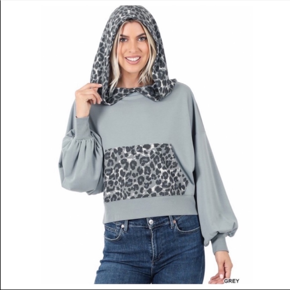Zenana Cheetah print hooded Sweatshirt size small - Picture 2 of 7